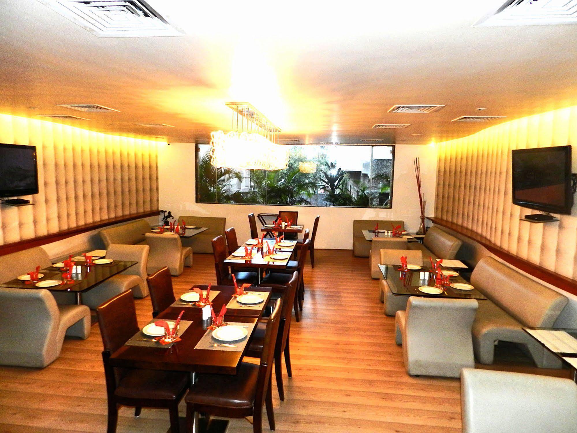 Amarpreet, Chhatrapati Sambhajinagar - Am Hotel Kollection Aurangábád Étterem fotó